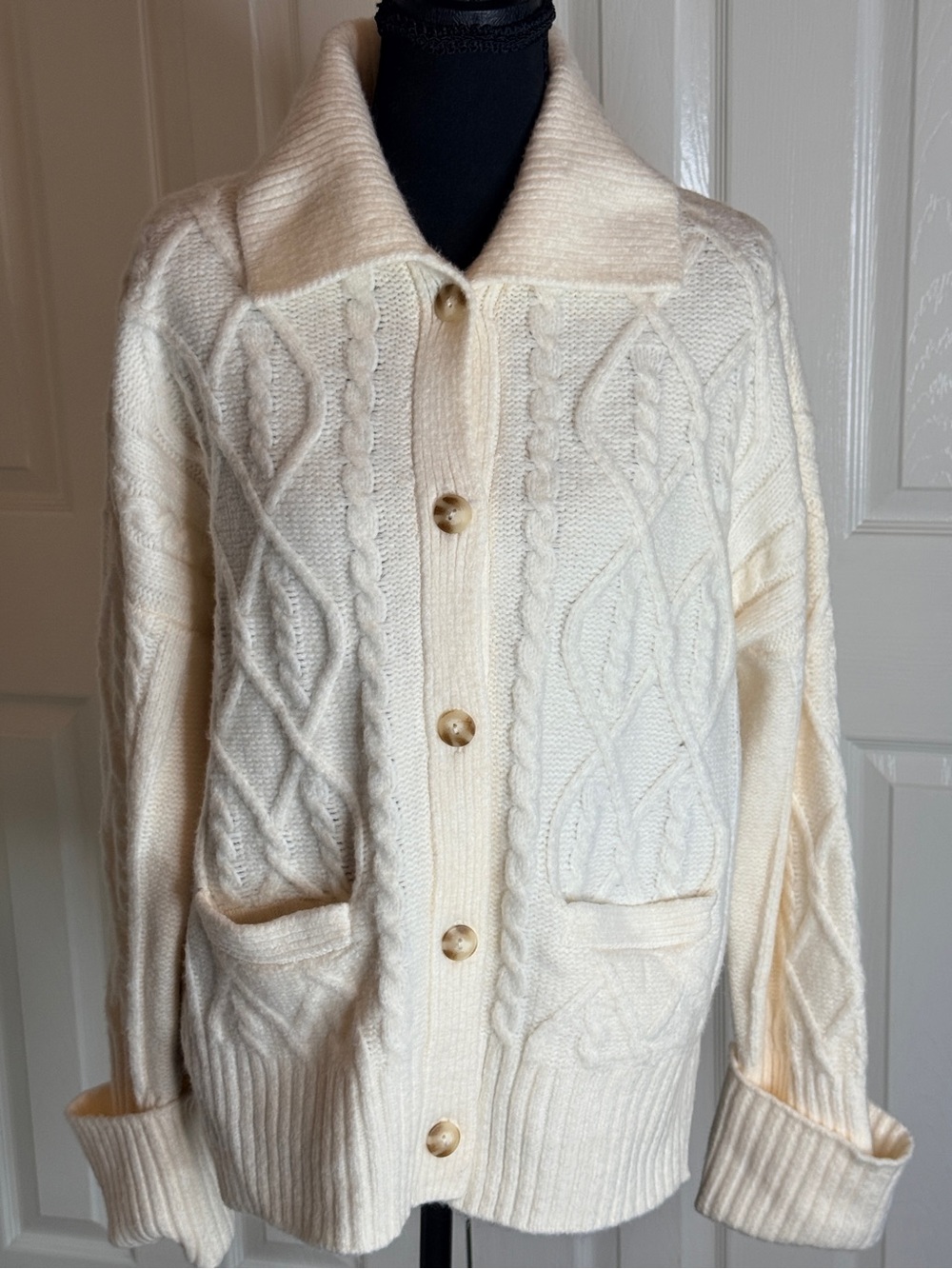Abercrombie & Fitch Cable-Knit Collared Cardigan Cream EUC XS